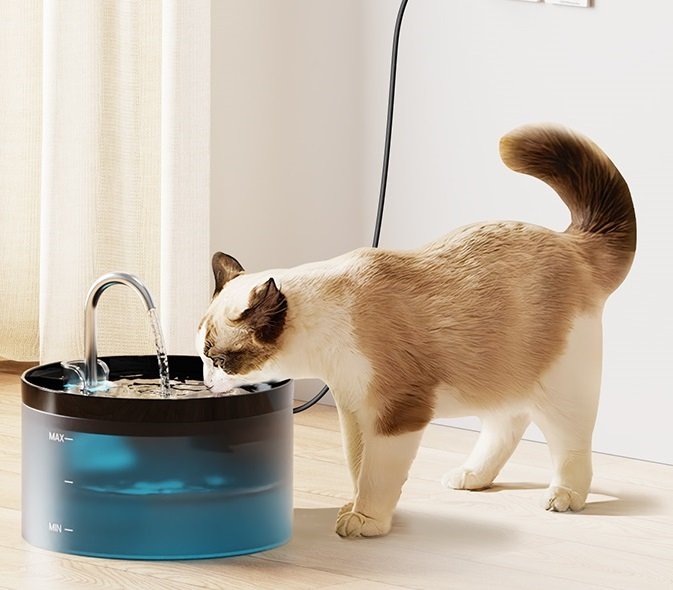 gato bebiendo en fuente de agua para gatos marca GIOTOHUN 2